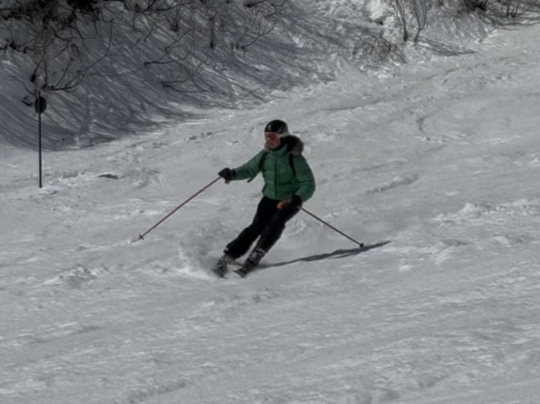 Kurze Schwünge im weichen Schnee